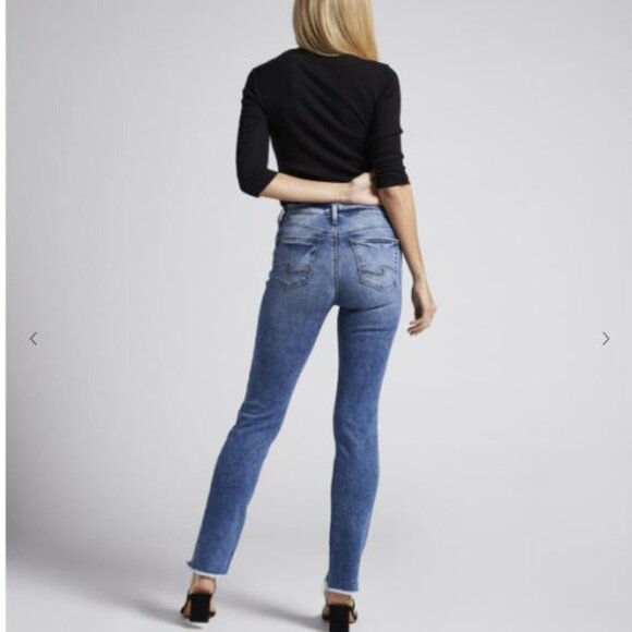 Silver Jeans - Mid Wash Distressed - Suki Straight - Size 30 NWOT - Picture 2 of 10